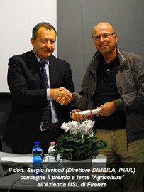 Dr. Sergio Iavicoli consegna il premio alla ASL 10 di Firenze